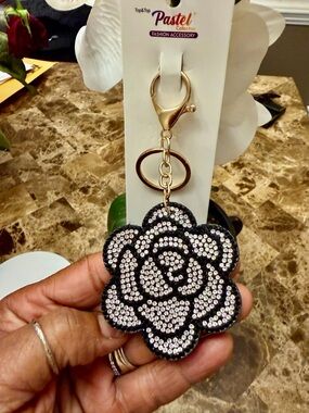 Black and Silver Rhinestone Flower Keychain